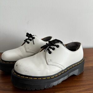 Dr. Martens White Platform 1461 Dr. Quad Derby
Size US Women’s 9 / EU 41